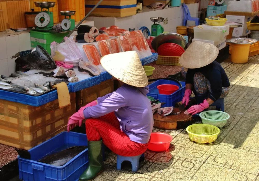 Ben Thanh Market Fish Sellers Clothing Traders