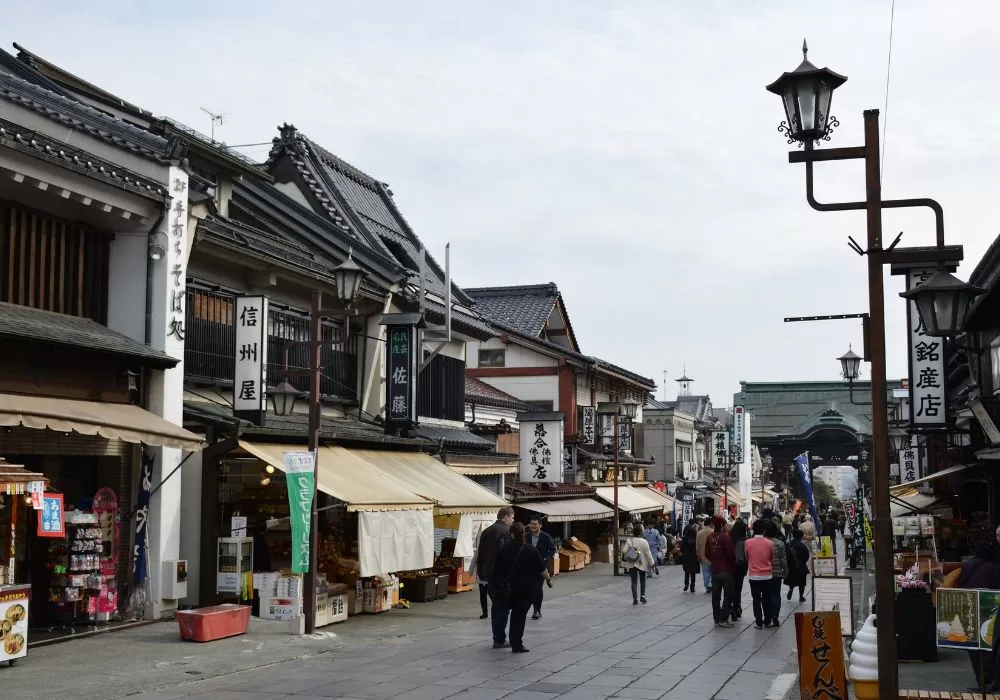 Zenko-ji Temple Nakamise Street